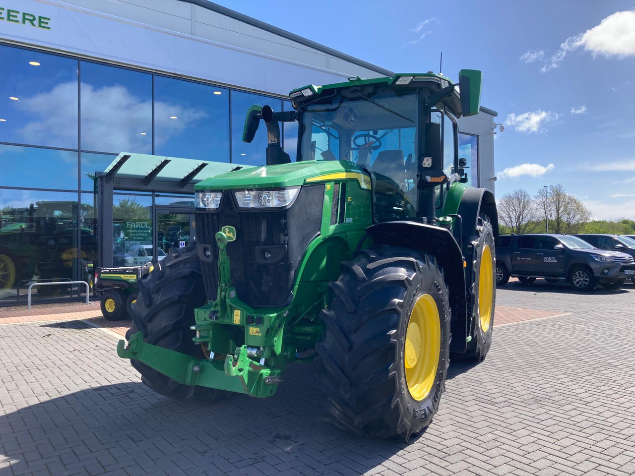 John Deere 7R 310 - Traktors: foto 1 John Deere 7R 310 - Traktors: foto 1