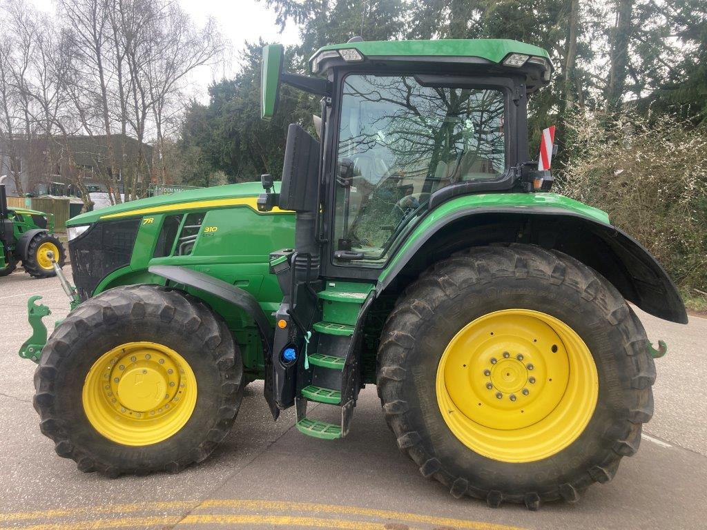 John Deere 7R 310 - Traktors: foto 1 John Deere 7R 310 - Traktors: foto 1