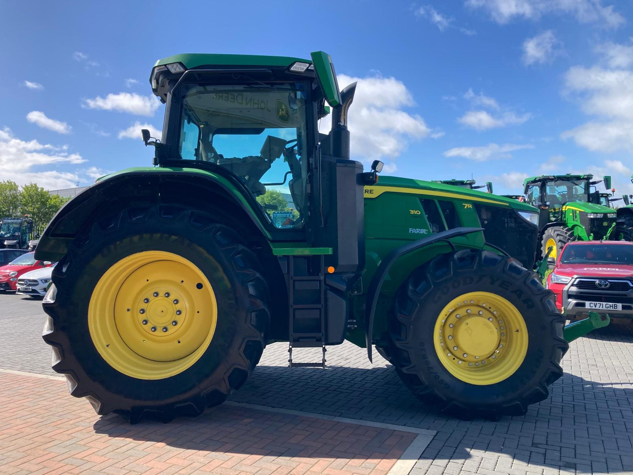 John Deere 7R 310 - Traktors: foto 2 John Deere 7R 310 - Traktors: foto 2