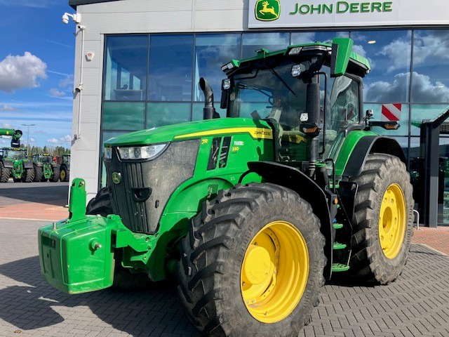 John Deere 7R 330 - Traktors: foto 1 John Deere 7R 330 - Traktors: foto 1