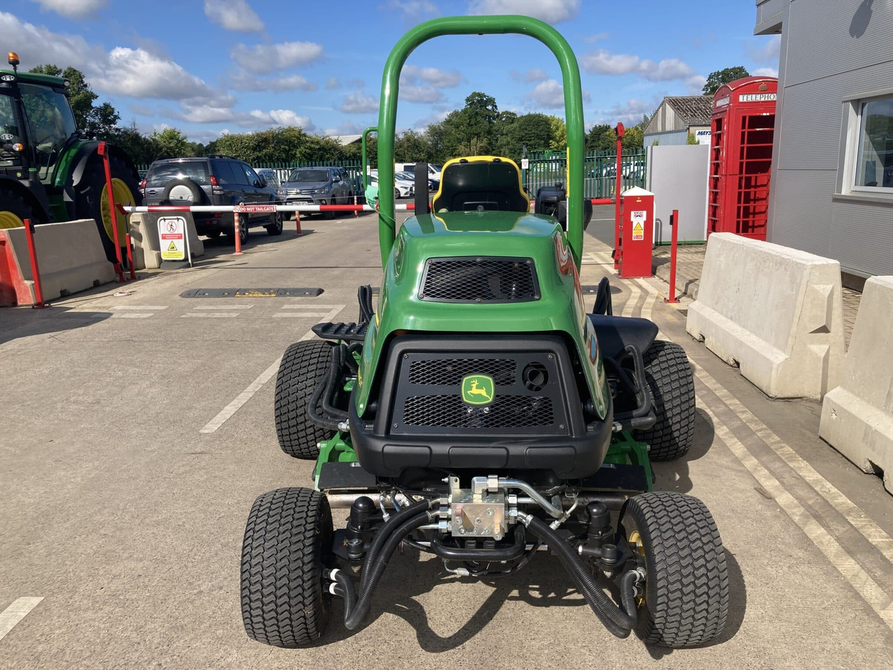 John Deere 8800A 5 pod rotary mower - Zāles pļāvējs: foto 4 John Deere 8800A 5 pod rotary mower - Zāles pļāvējs: foto 4