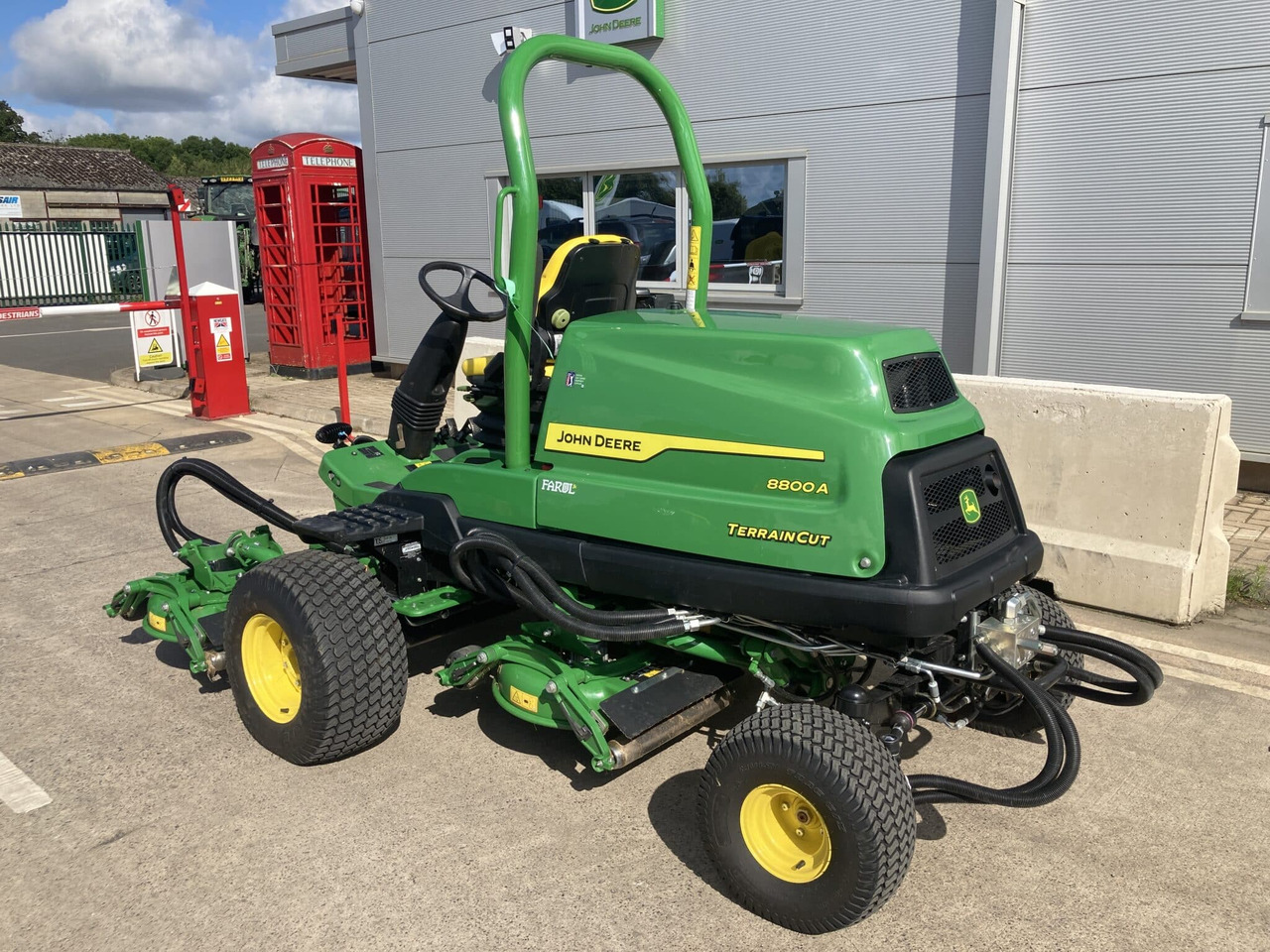 John Deere 8800A 5 pod rotary mower - Zāles pļāvējs: foto 3 John Deere 8800A 5 pod rotary mower - Zāles pļāvējs: foto 3