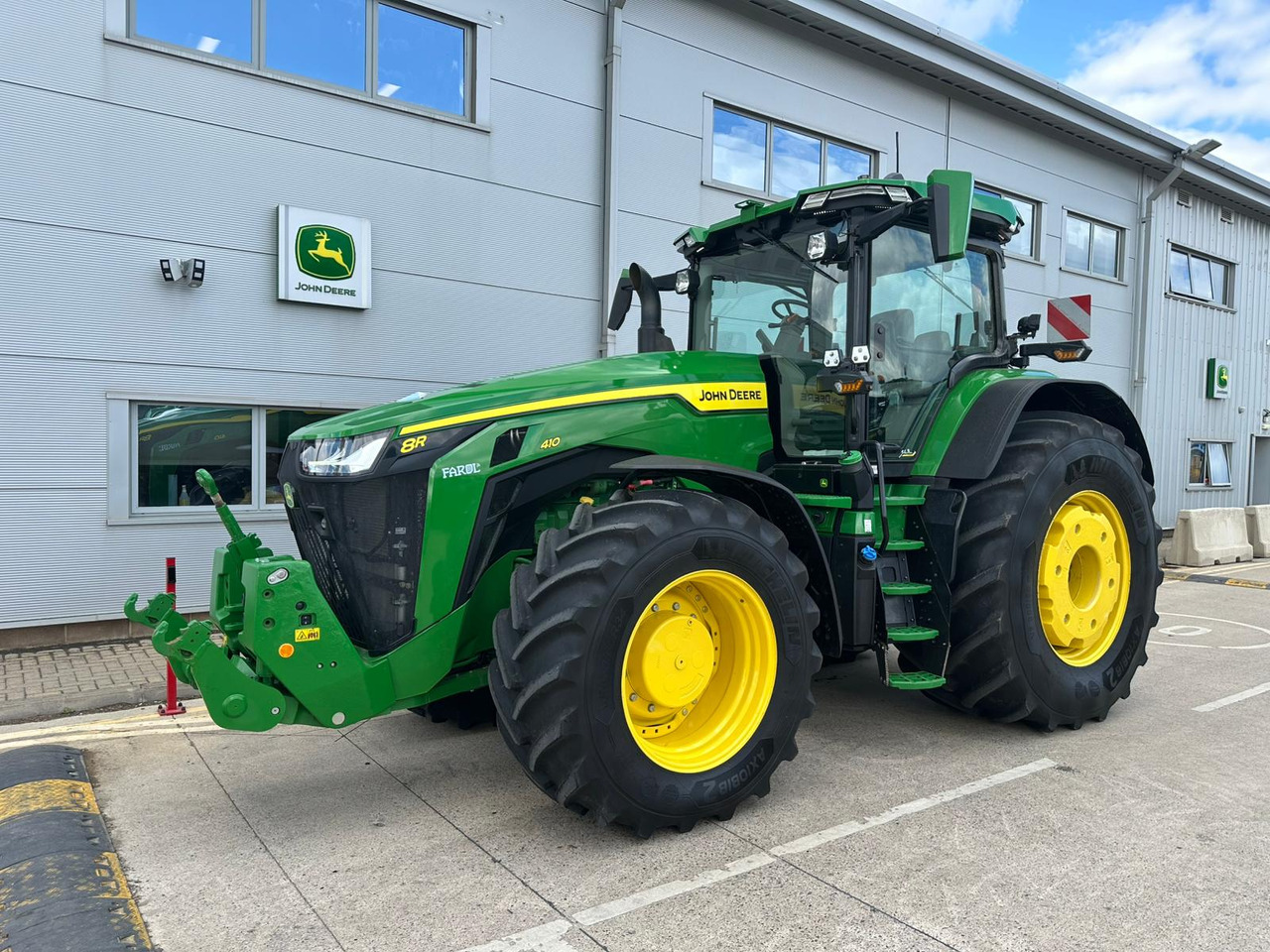 John Deere 8R 410 - Traktors: foto 1 John Deere 8R 410 - Traktors: foto 1