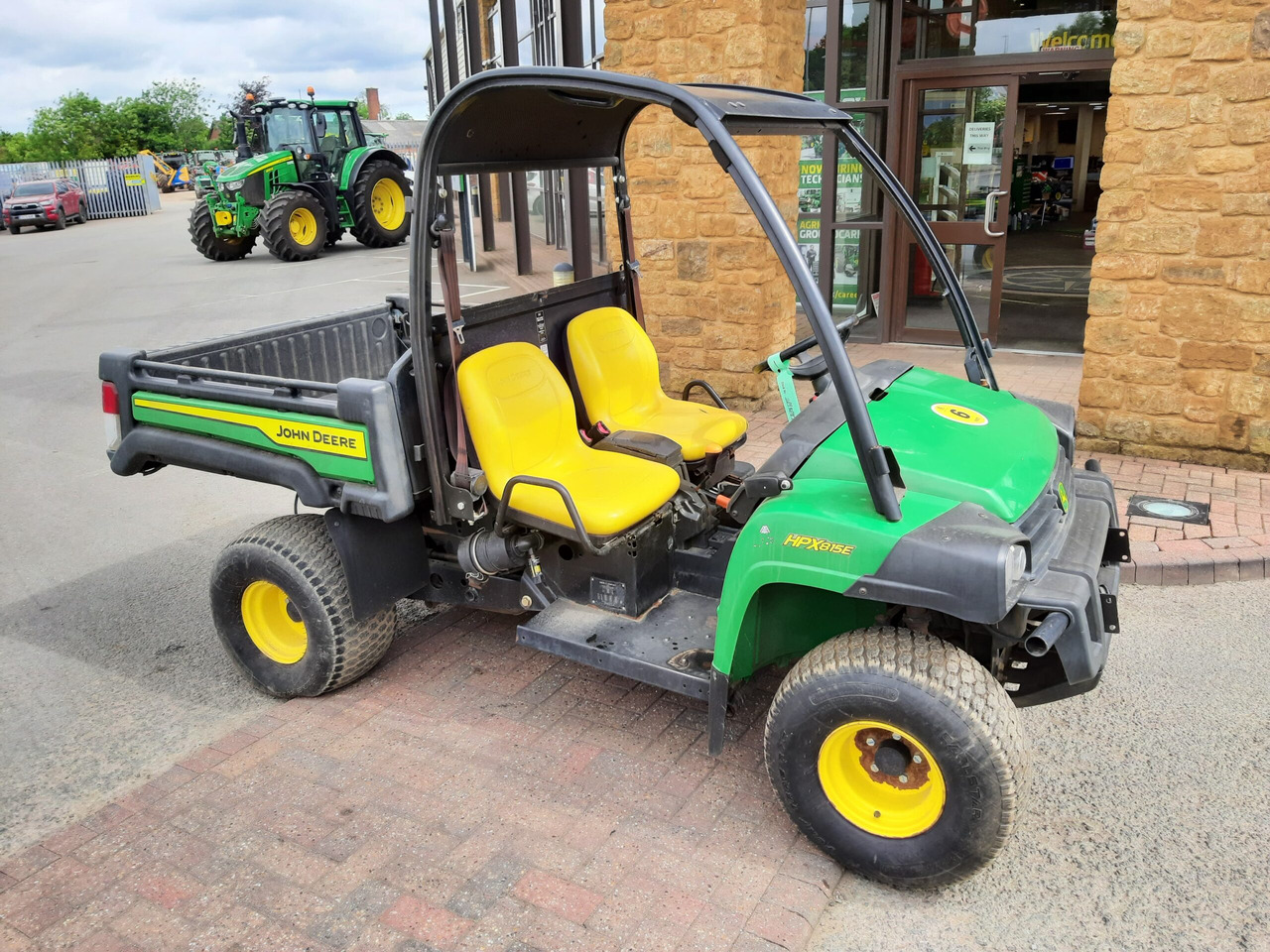 Kvadricikls John Deere HPX815E Gator: foto 6
