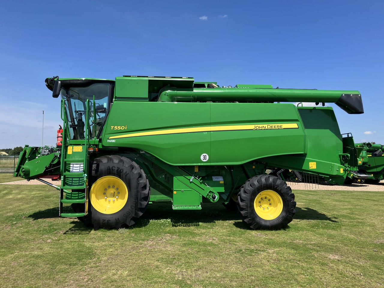 John Deere T550i - Labības kombains: foto 2 John Deere T550i - Labības kombains: foto 2