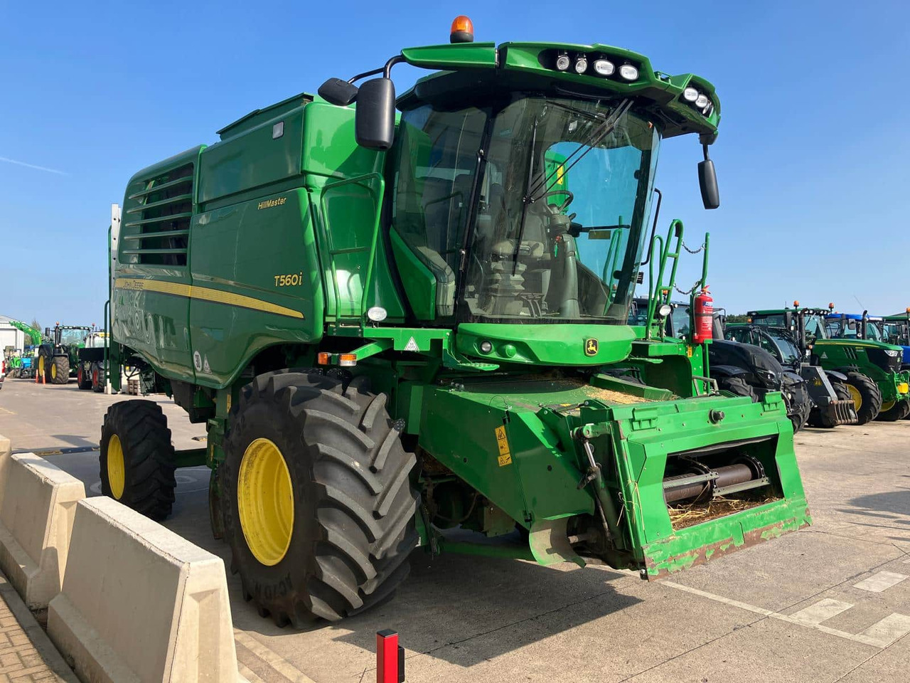 John Deere T560i HM - Labības kombains: foto 2 John Deere T560i HM - Labības kombains: foto 2