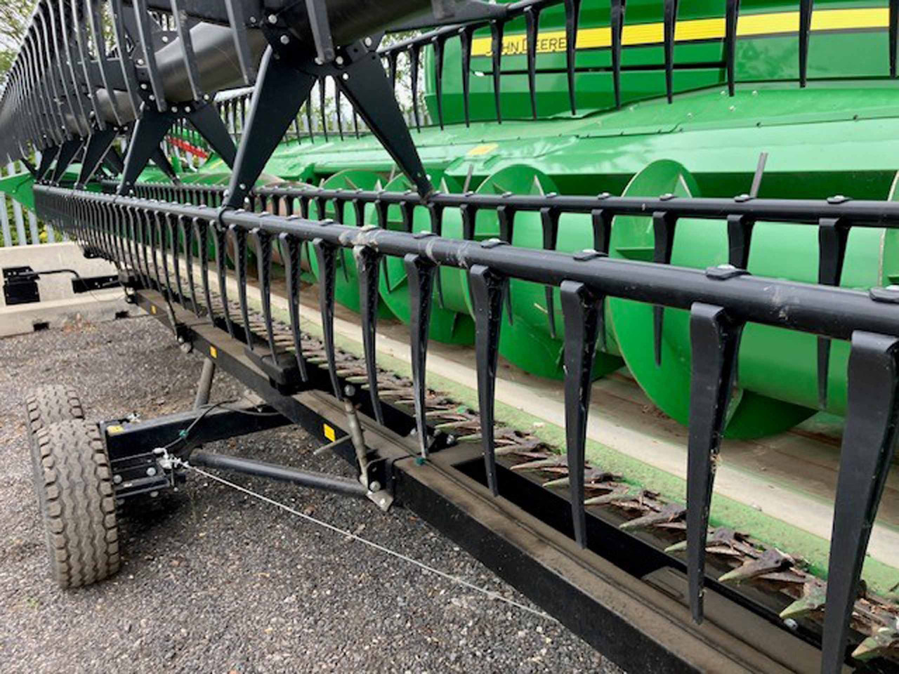 John Deere T560i HillMaster - Labības kombains: foto 3 John Deere T560i HillMaster - Labības kombains: foto 3