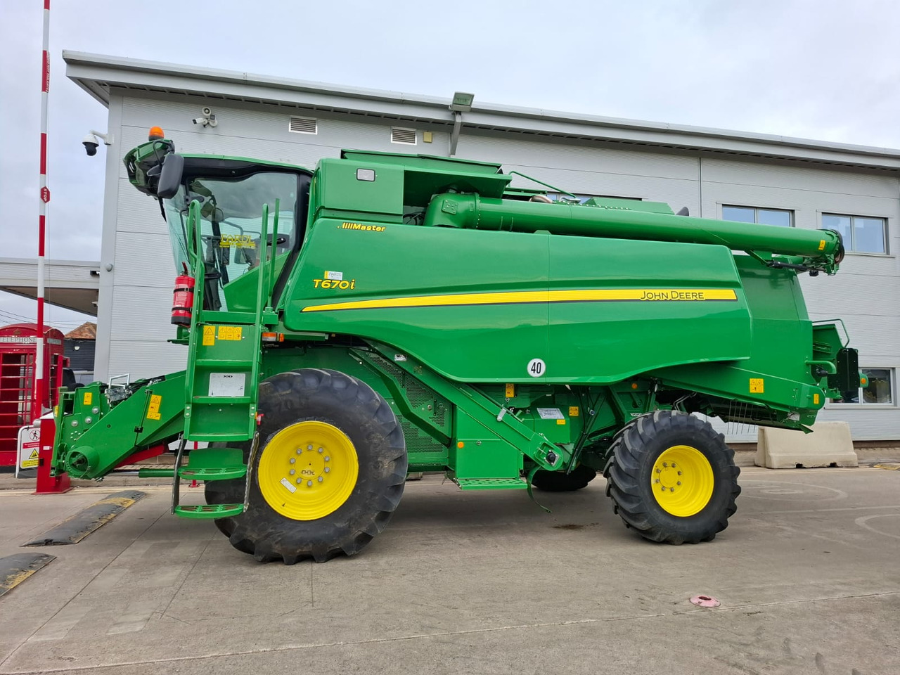 John Deere T670 - Labības kombains: foto 2 John Deere T670 - Labības kombains: foto 2