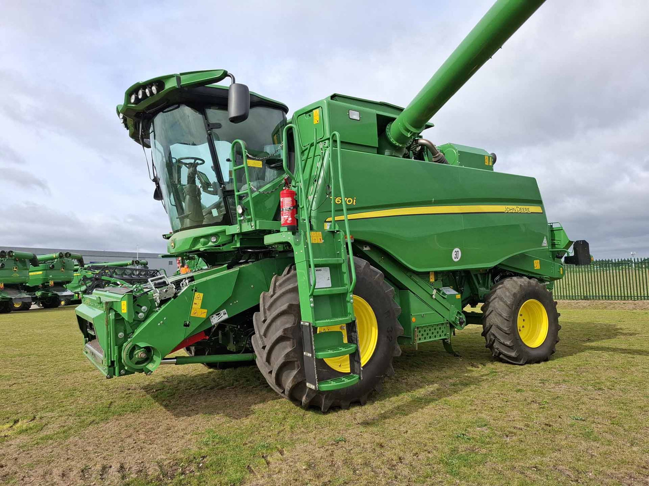 John Deere T670 - Labības kombains: foto 2 John Deere T670 - Labības kombains: foto 2