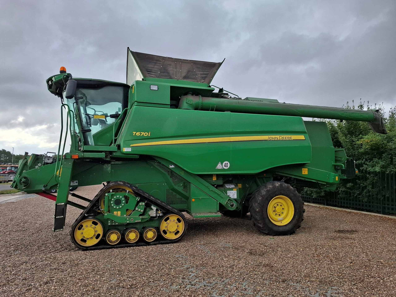 John Deere T670i - Labības kombains: foto 2 John Deere T670i - Labības kombains: foto 2