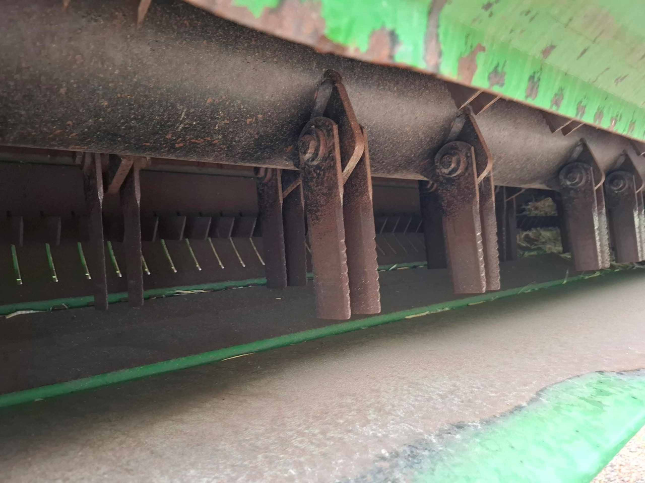 John Deere T670i - Labības kombains: foto 4 John Deere T670i - Labības kombains: foto 4
