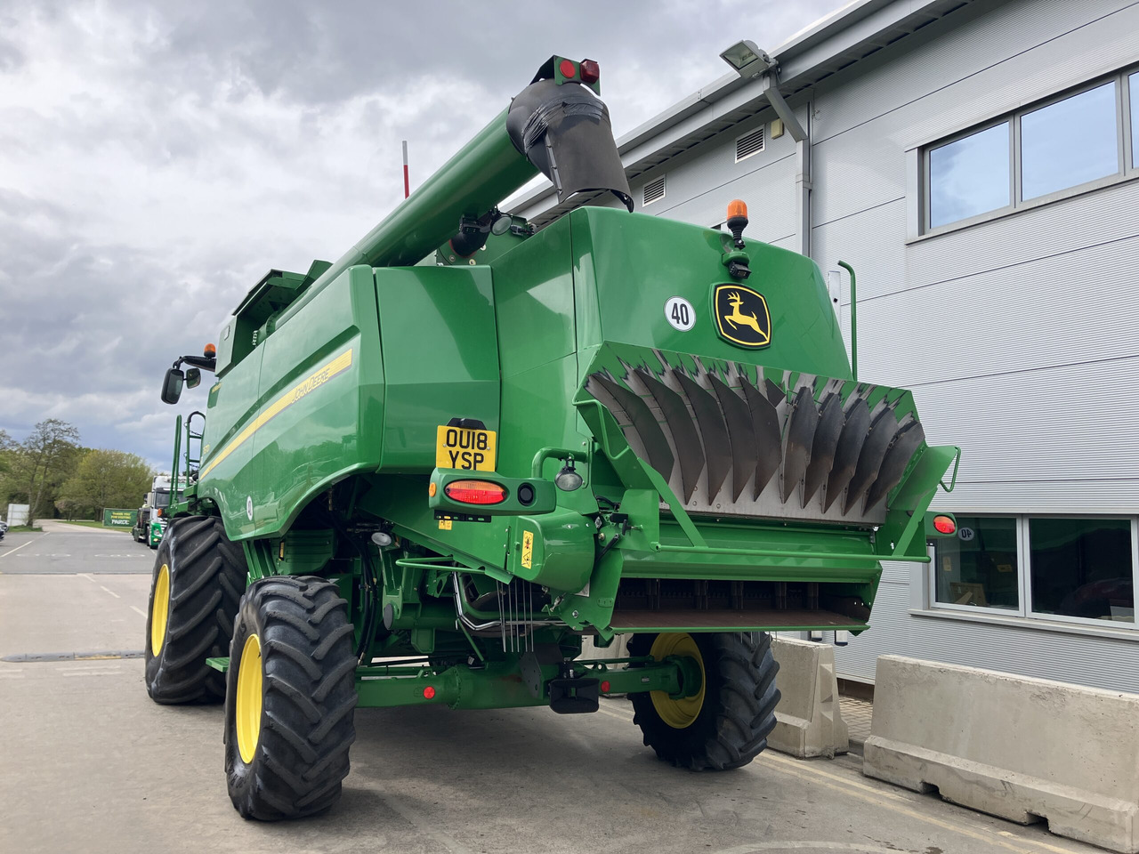 John Deere T670i HillMaster - Labības kombains: foto 3 John Deere T670i HillMaster - Labības kombains: foto 3