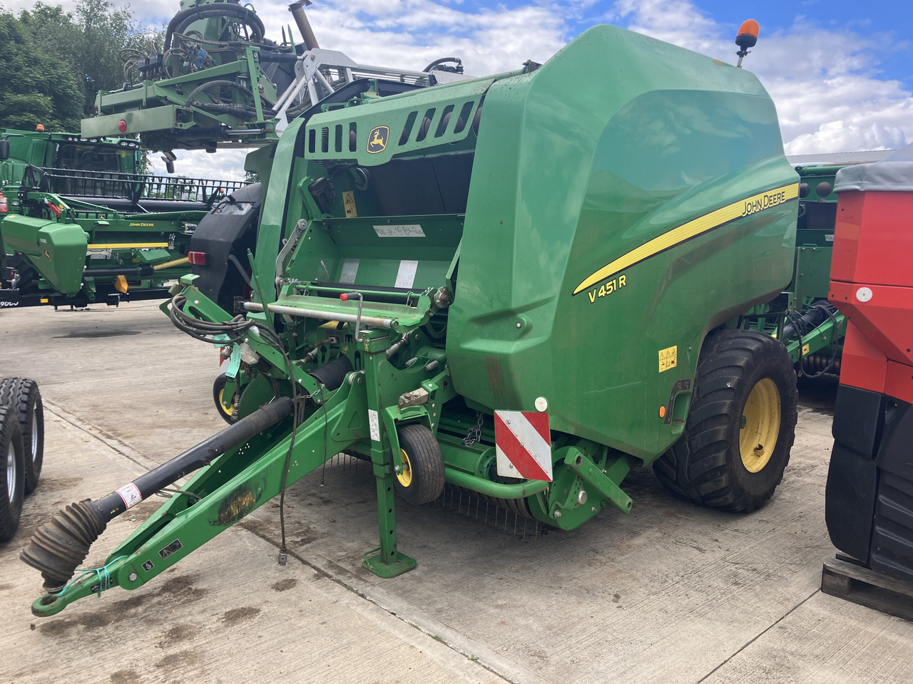 John Deere V451R - Siena sagatavošanas tehnika: foto 1 John Deere V451R - Siena sagatavošanas tehnika: foto 1