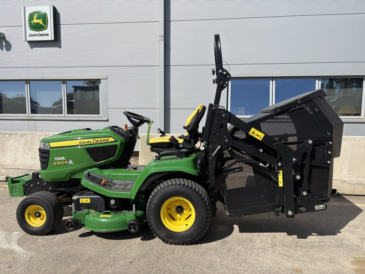 John Deere X950R Cut & Collect mower - Zāles pļāvējs: foto 2 John Deere X950R Cut & Collect mower - Zāles pļāvējs: foto 2