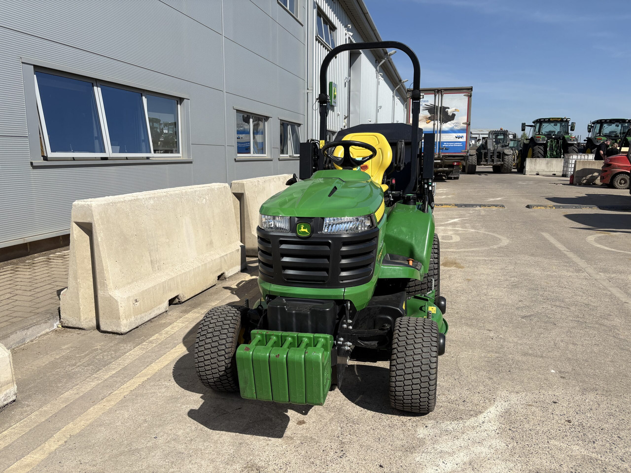 John Deere X950R Cut & Collect mower - Zāles pļāvējs: foto 3 John Deere X950R Cut & Collect mower - Zāles pļāvējs: foto 3