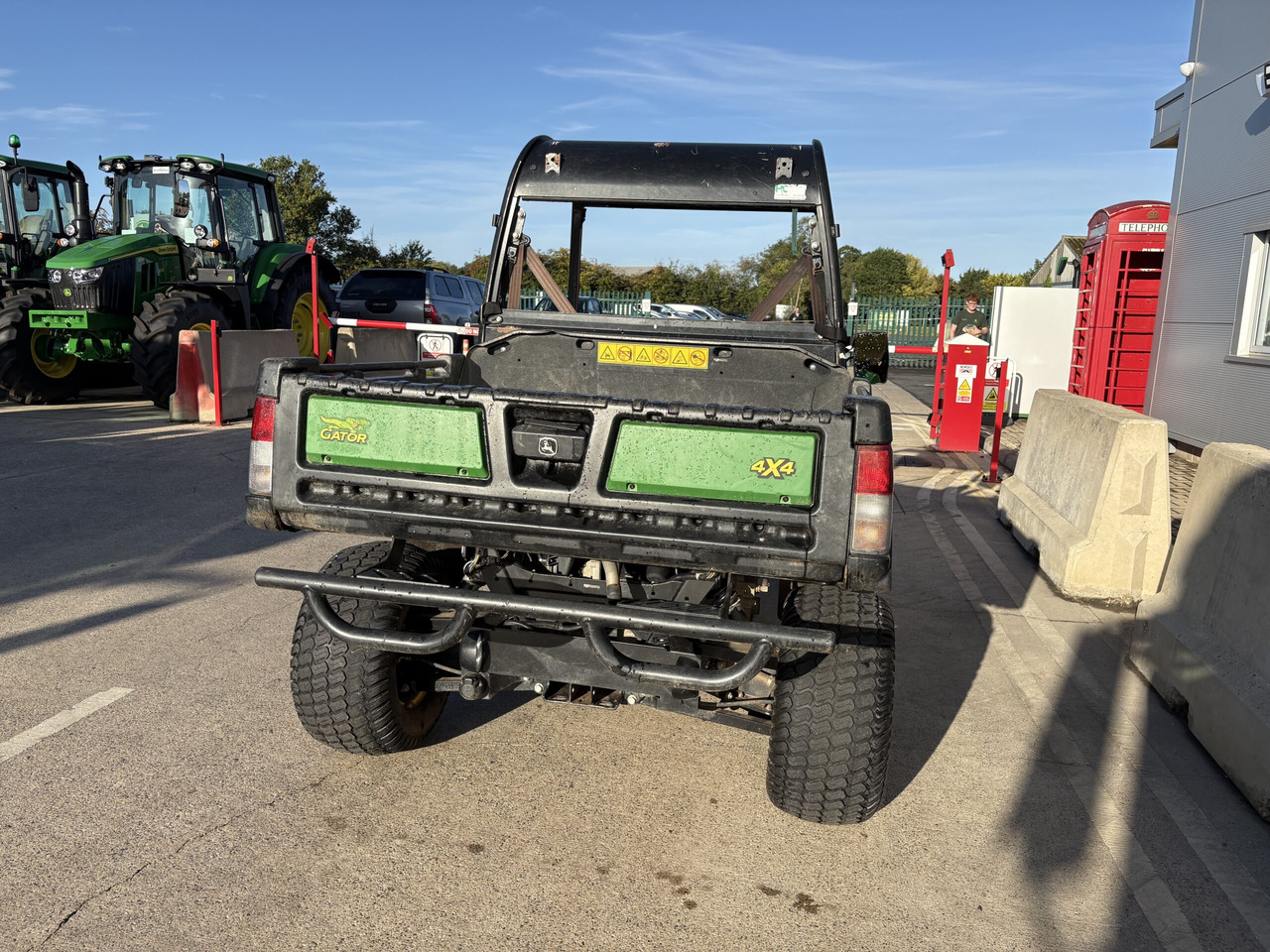 John Deere XUV855M Gator - Kvadricikls: foto 3 John Deere XUV855M Gator - Kvadricikls: foto 3