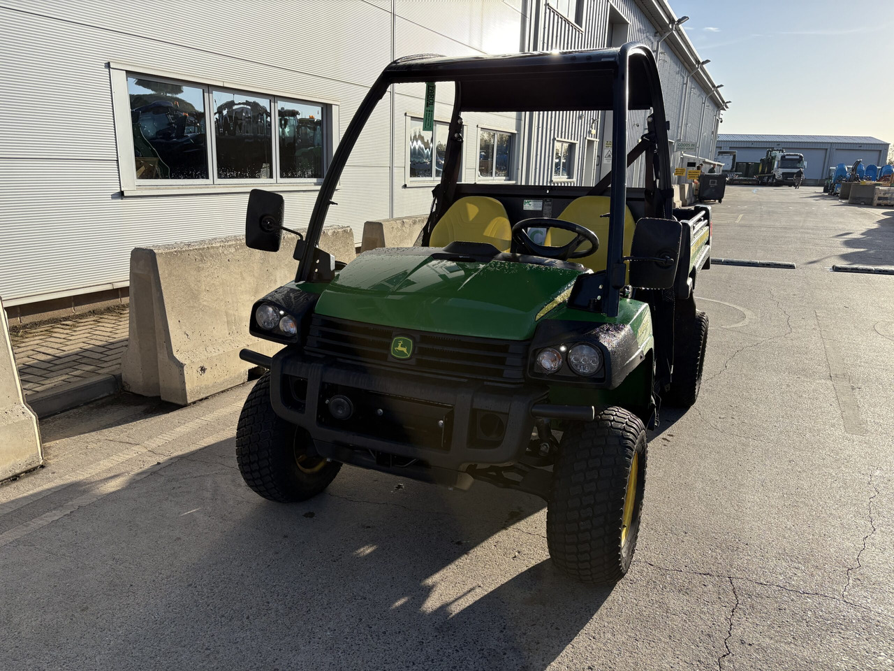 John Deere XUV855M Gator - Kvadricikls: foto 3 John Deere XUV855M Gator - Kvadricikls: foto 3