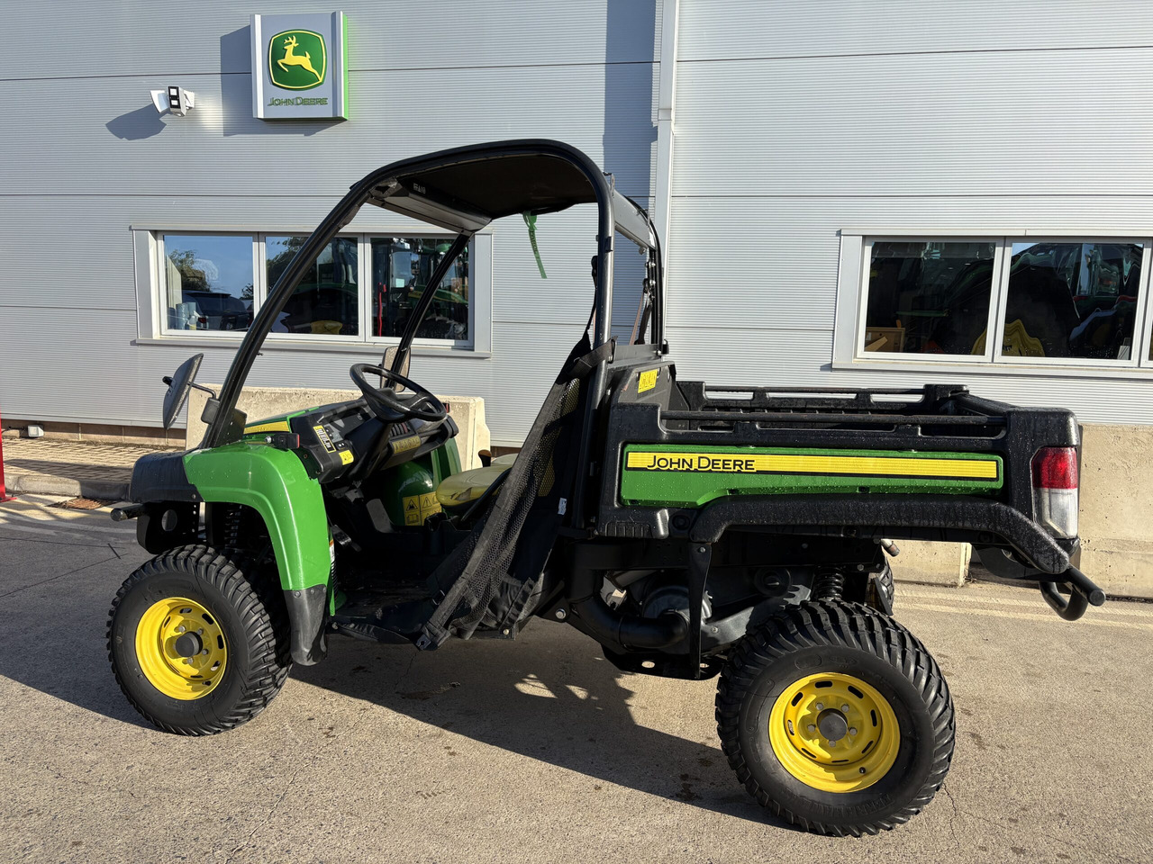John Deere XUV855M Gator - Kvadricikls: foto 1 John Deere XUV855M Gator - Kvadricikls: foto 1