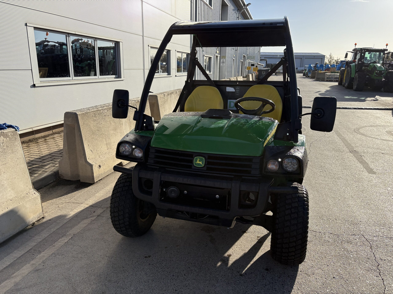 John Deere XUV855M Gator - Kvadricikls: foto 2 John Deere XUV855M Gator - Kvadricikls: foto 2