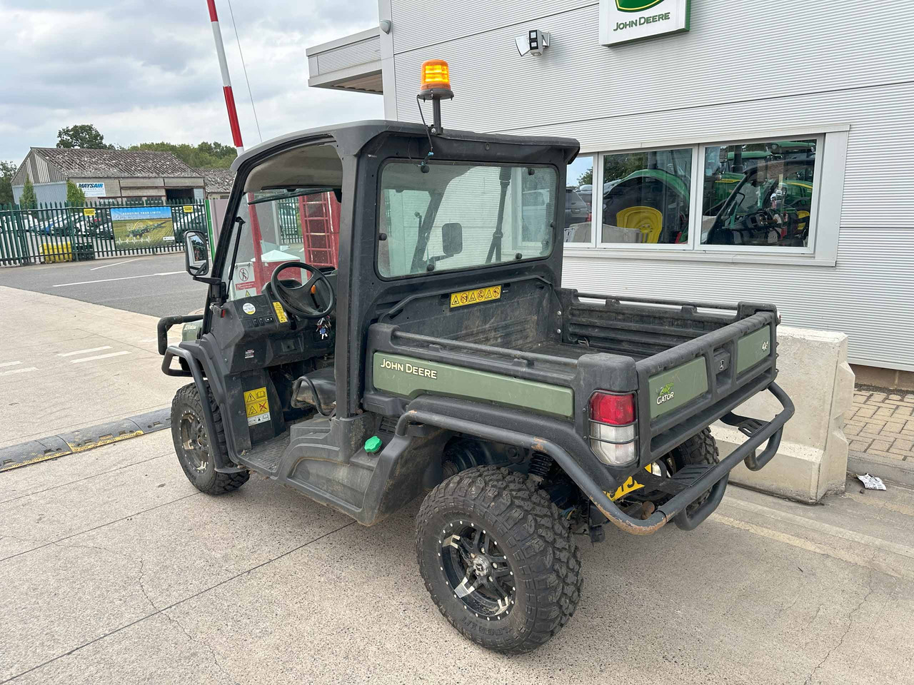 John Deere XUV865M - Kvadricikls: foto 3 John Deere XUV865M - Kvadricikls: foto 3