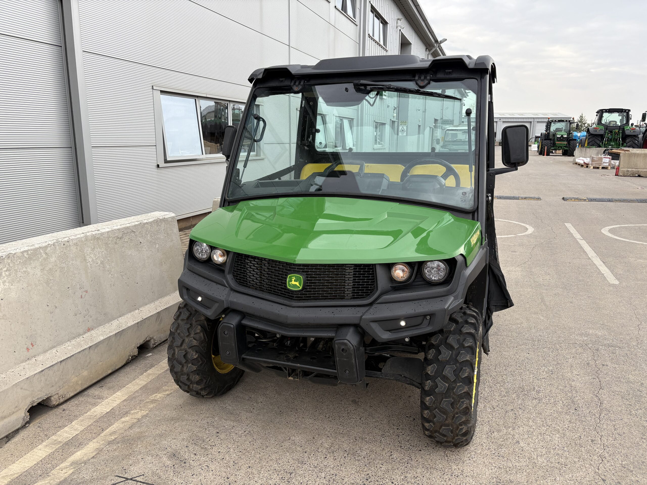 John Deere XUV865M Gator - Kvadricikls: foto 2 John Deere XUV865M Gator - Kvadricikls: foto 2