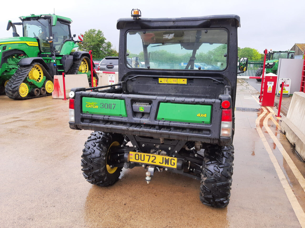 John Deere XUV865M Gator - Kvadricikls: foto 4 John Deere XUV865M Gator - Kvadricikls: foto 4