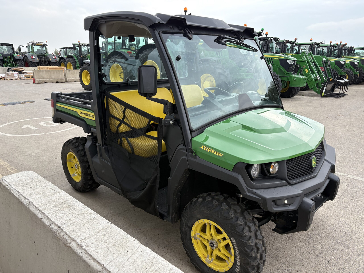 John Deere XUV865M Gator - Kvadricikls: foto 3 John Deere XUV865M Gator - Kvadricikls: foto 3