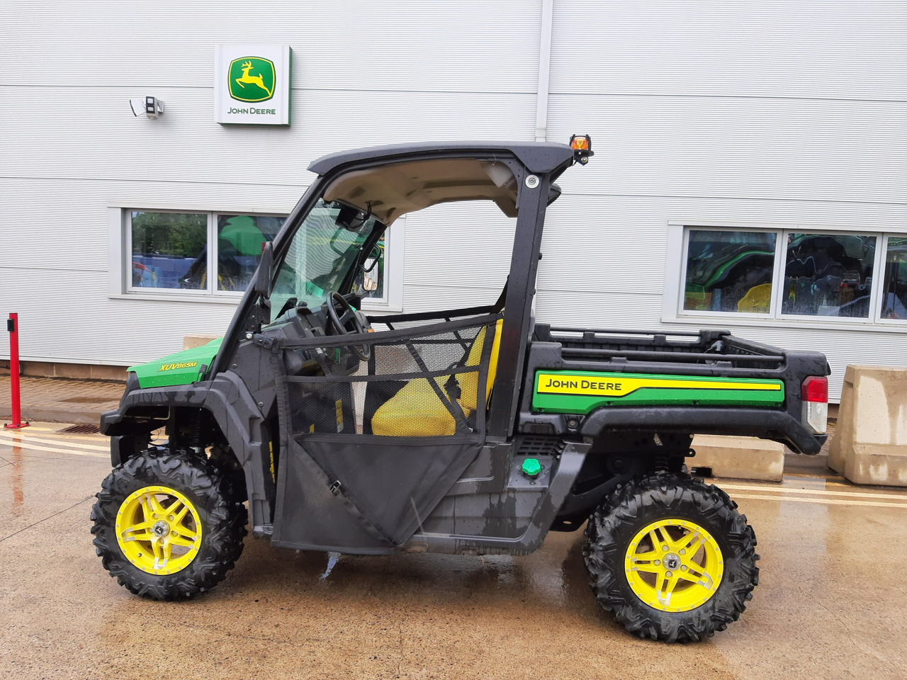 John Deere XUV865M Gator - Kvadricikls: foto 1 John Deere XUV865M Gator - Kvadricikls: foto 1