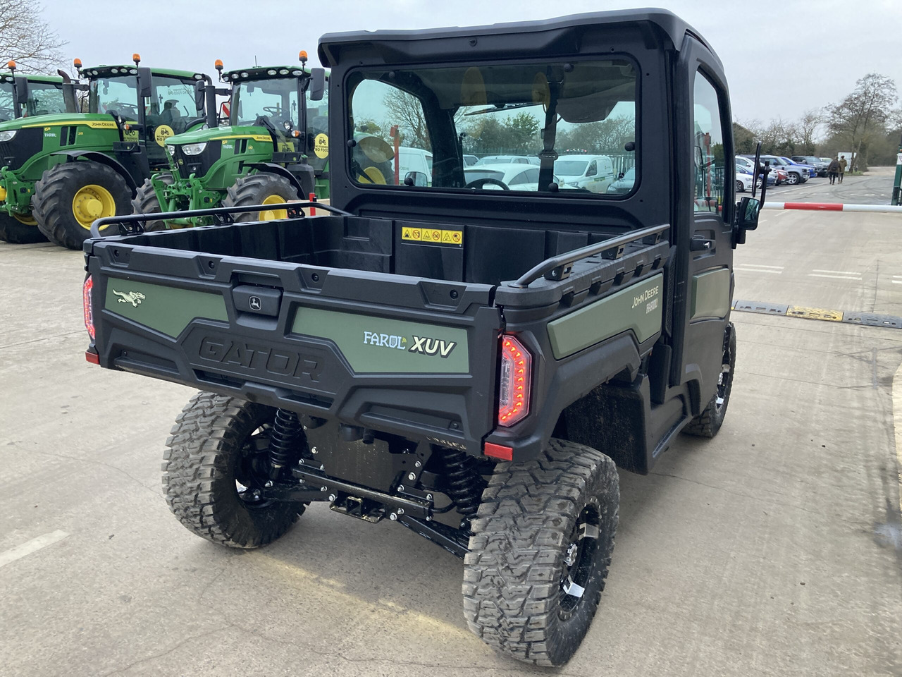 John Deere XUV875M Gator - Kvadricikls: foto 5 John Deere XUV875M Gator - Kvadricikls: foto 5