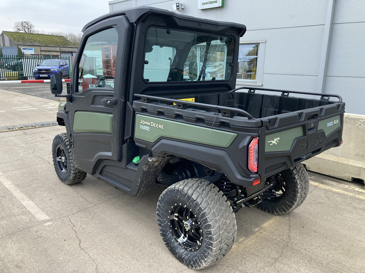 John Deere XUV875M Gator - Kvadricikls: foto 3 John Deere XUV875M Gator - Kvadricikls: foto 3