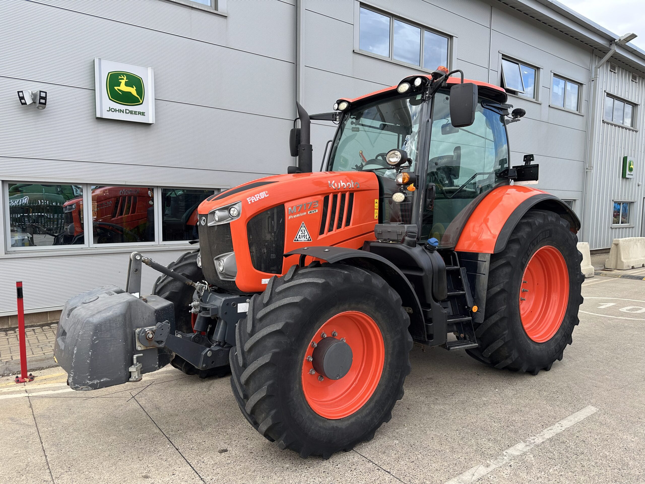 Kubota M7173 - Traktors: foto 1 Kubota M7173 - Traktors: foto 1