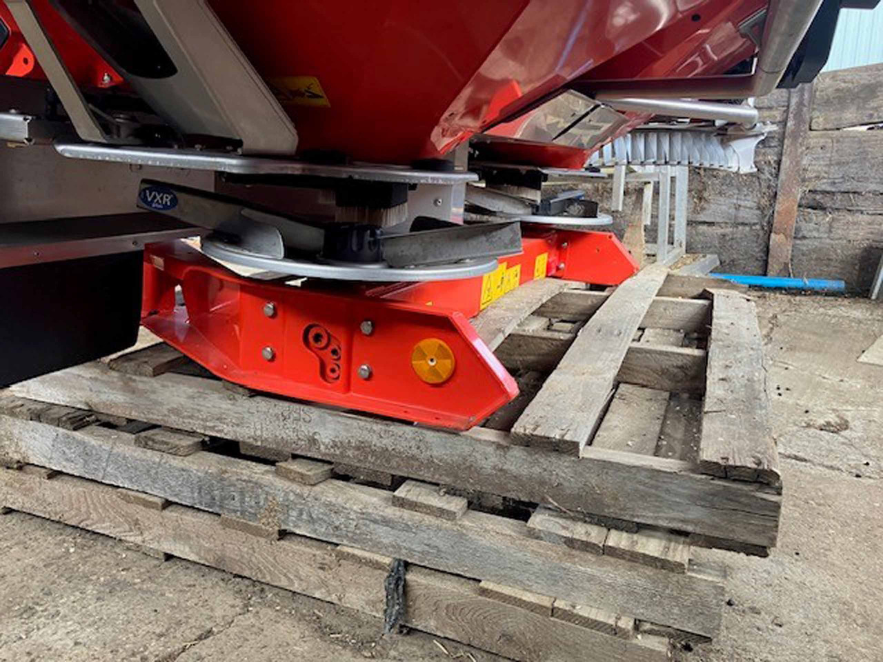 Kuhn Axis 30.2D - Minerālmēslu izkliedētājs: foto 4 Kuhn Axis 30.2D - Minerālmēslu izkliedētājs: foto 4