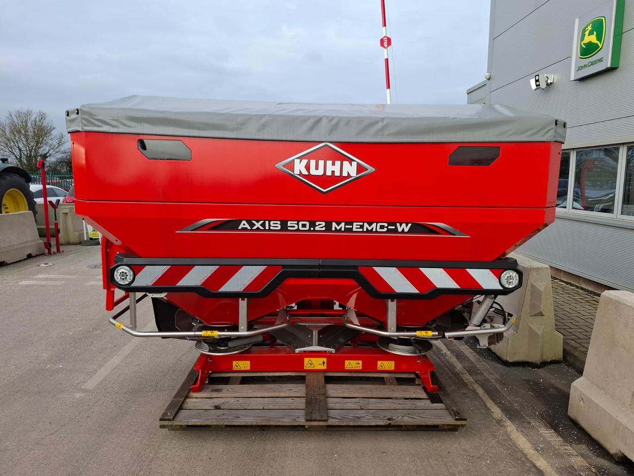 Kuhn Axis 50.2 M EMC W - Minerālmēslu izkliedētājs: foto 1 Kuhn Axis 50.2 M EMC W - Minerālmēslu izkliedētājs: foto 1