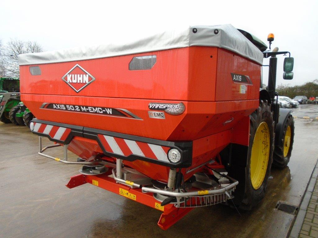 Kuhn Axis 50.2 M EMC W ISO PRO - Minerālmēslu izkliedētājs: foto 3 Kuhn Axis 50.2 M EMC W ISO PRO - Minerālmēslu izkliedētājs: foto 3