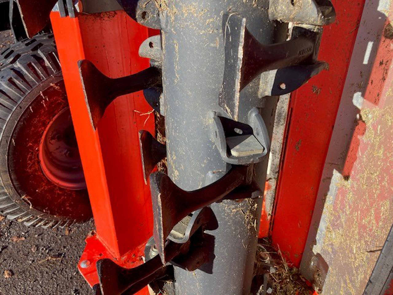 Kuhn RM610R Flail mower - Pļaujmašīna-smalcinātājs/ Mulčētājs: foto 2 Kuhn RM610R Flail mower - Pļaujmašīna-smalcinātājs/ Mulčētājs: foto 2