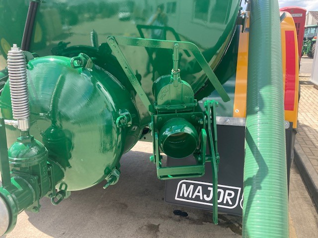 Jaunā Šķidrmēslu muca Major 2250LGP: foto 17