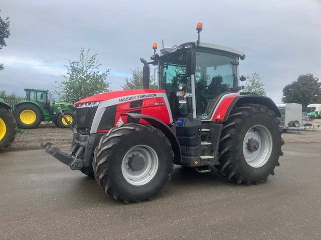 Massey Ferguson 8S.245 - Traktors: foto 1 Massey Ferguson 8S.245 - Traktors: foto 1