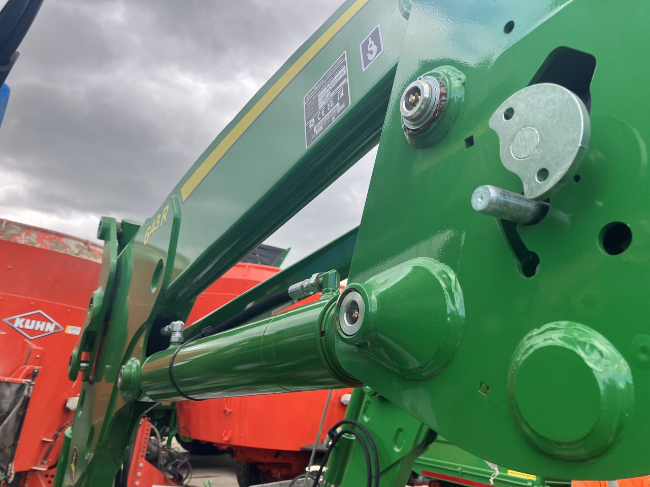 Jaunā Papildaprīkojums John Deere 643R Loader and Brackets: foto 6