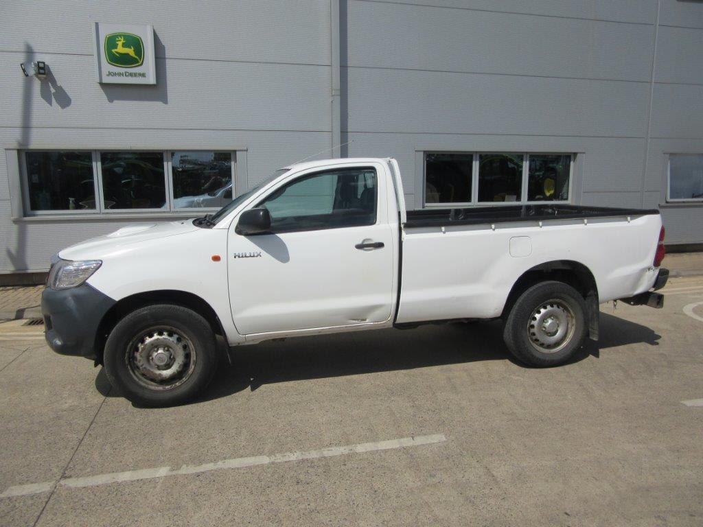 TOYOTA HILUX HI-LUXURY ACTIVE D-4D SINGLE CAB - Pikaps: foto 3 TOYOTA HILUX HI-LUXURY ACTIVE D-4D SINGLE CAB - Pikaps: foto 3