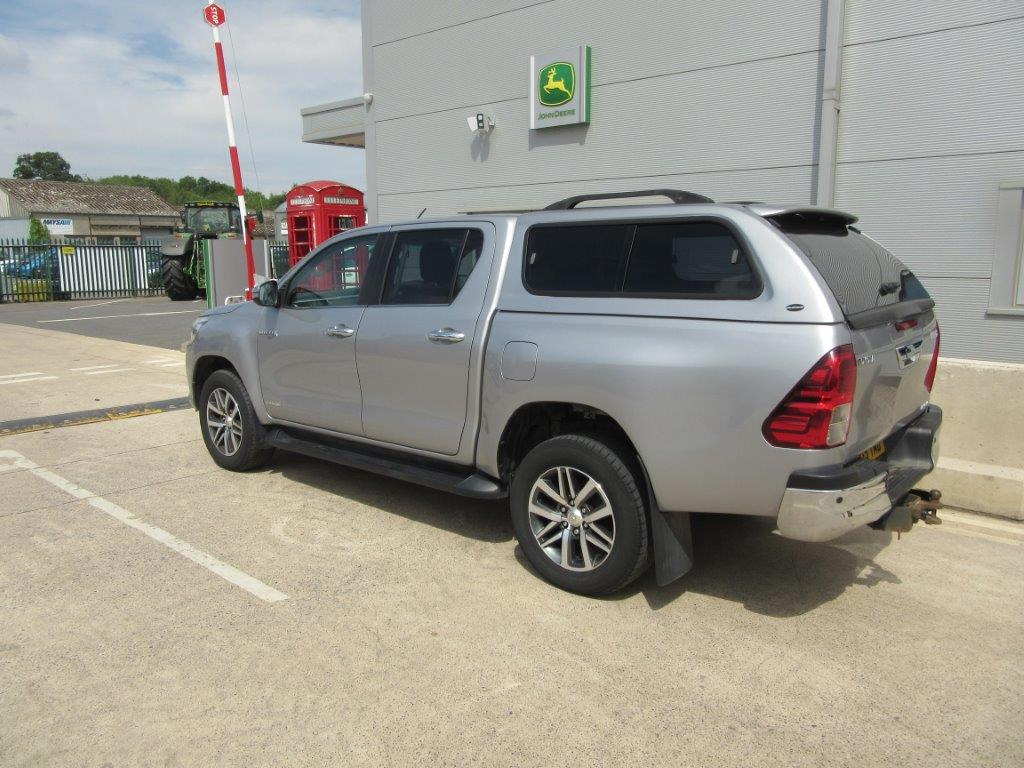 TOYOTA HILUX INVINCIBLE - Pikaps: foto 4 TOYOTA HILUX INVINCIBLE - Pikaps: foto 4