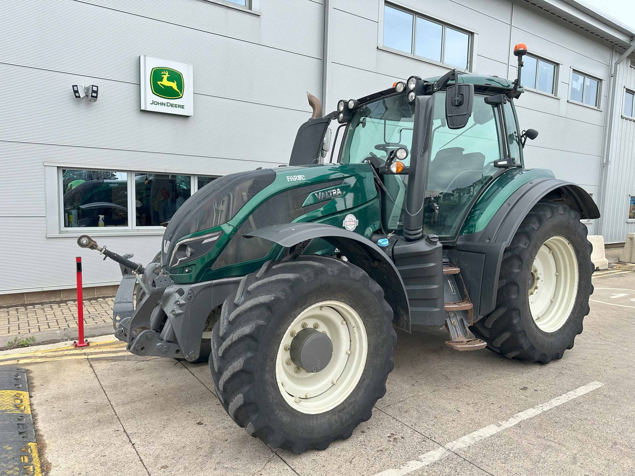 Valtra T174EV - Traktors: foto 1 Valtra T174EV - Traktors: foto 1