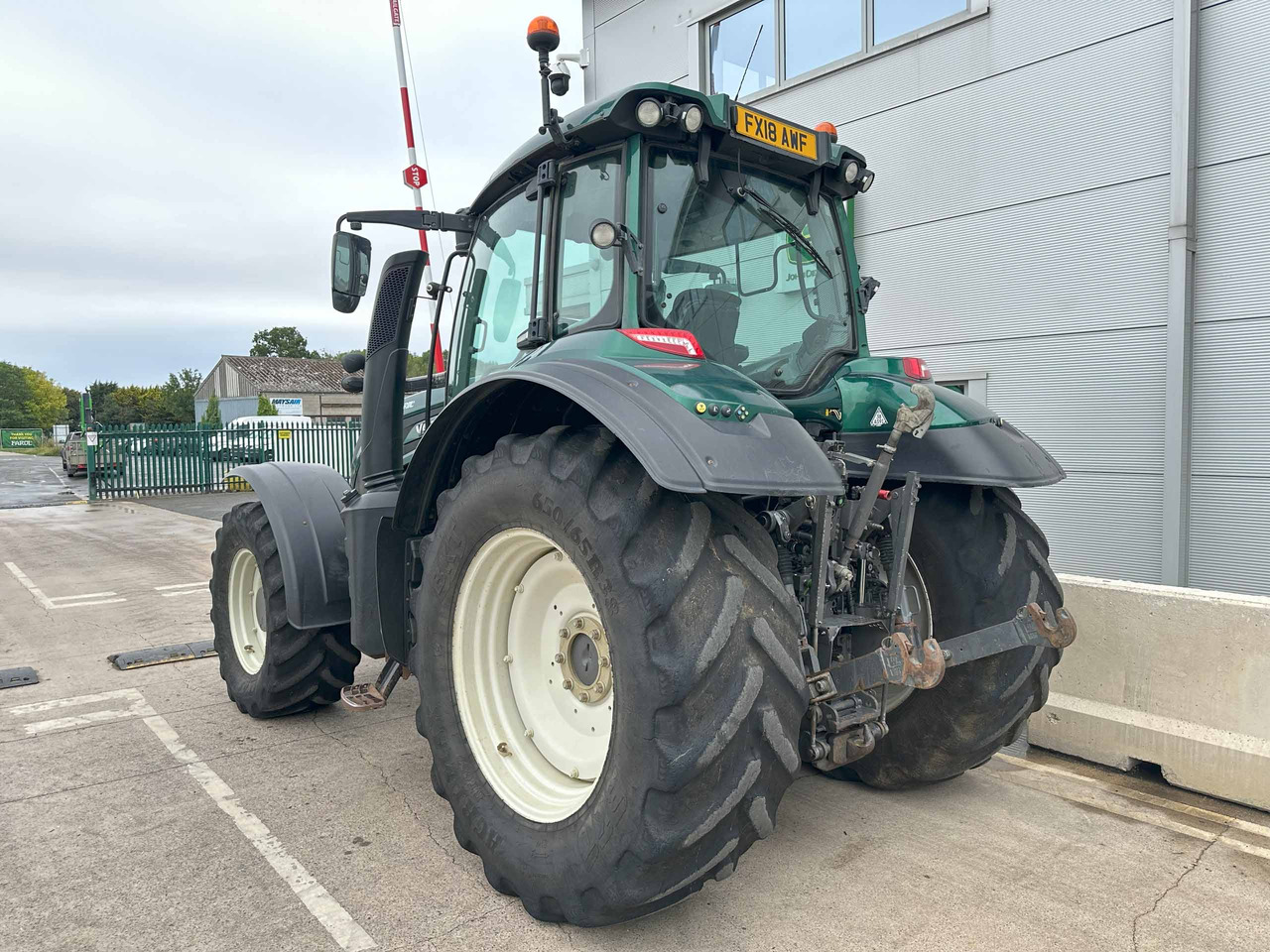 Valtra T174EV - Traktors: foto 3 Valtra T174EV - Traktors: foto 3