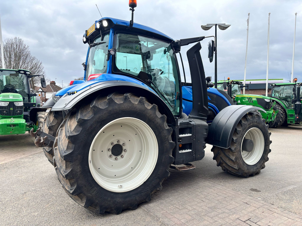 Valtra T234D - Traktors: foto 2 Valtra T234D - Traktors: foto 2