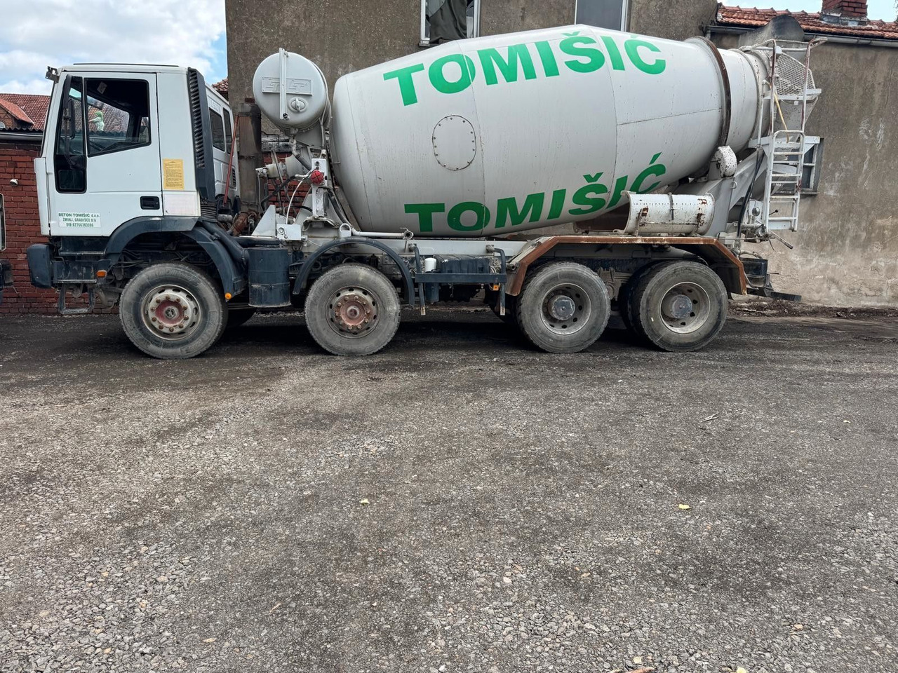 Iveco 410 EH 420 8X4 10m³ - Betonvedējs: foto 4 Iveco 410 EH 420 8X4 10m³ - Betonvedējs: foto 4