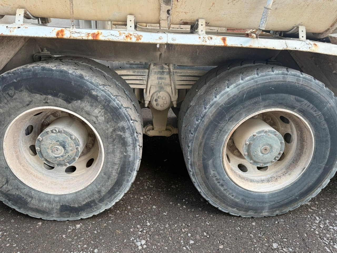 MAN 32.414 8x4 - Betonvedējs: foto 4 MAN 32.414 8x4 - Betonvedējs: foto 4