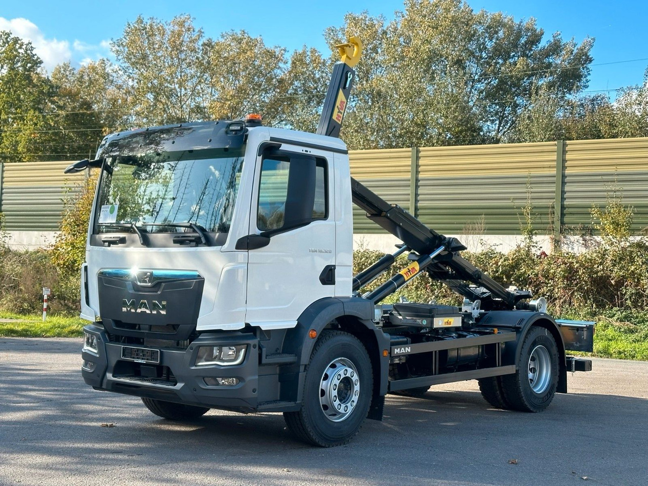 MAN TGM 18.320 4x2 Euro 6e Hyva 12-45 - Pacēlājs ar āķi, Kravas auto ar manipulatoru: foto 1 MAN TGM 18.320 4x2 Euro 6e Hyva 12-45 - Pacēlājs ar āķi, Kravas auto ar manipulatoru: foto 1