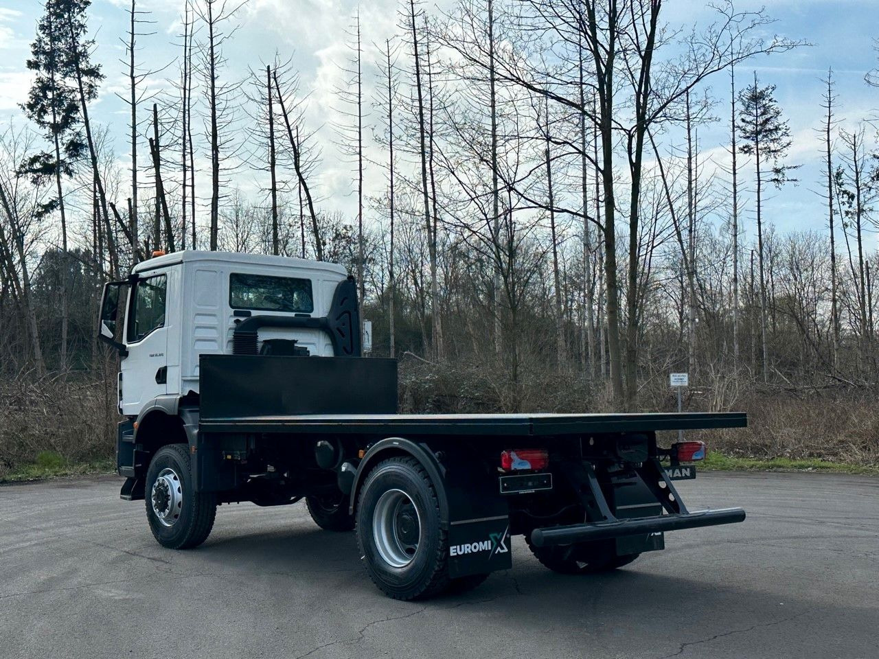 MAN TGM 18.320 4x4 Euro 6e Plato - Bortu kravas automašīna/ Platforma: foto 4 MAN TGM 18.320 4x4 Euro 6e Plato - Bortu kravas automašīna/ Platforma: foto 4