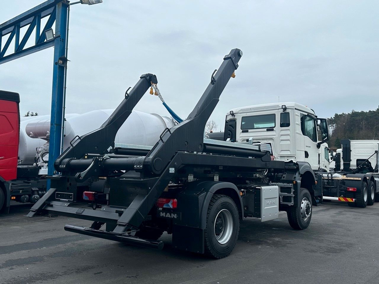 MAN TGS 18.400 4x4 Euro 6e Hyva Absetzkipper - Kravas automašīna pašizgāzējs, Kravas auto ar manipulatoru: foto 3 MAN TGS 18.400 4x4 Euro 6e Hyva Absetzkipper - Kravas automašīna pašizgāzējs, Kravas auto ar manipulatoru: foto 3