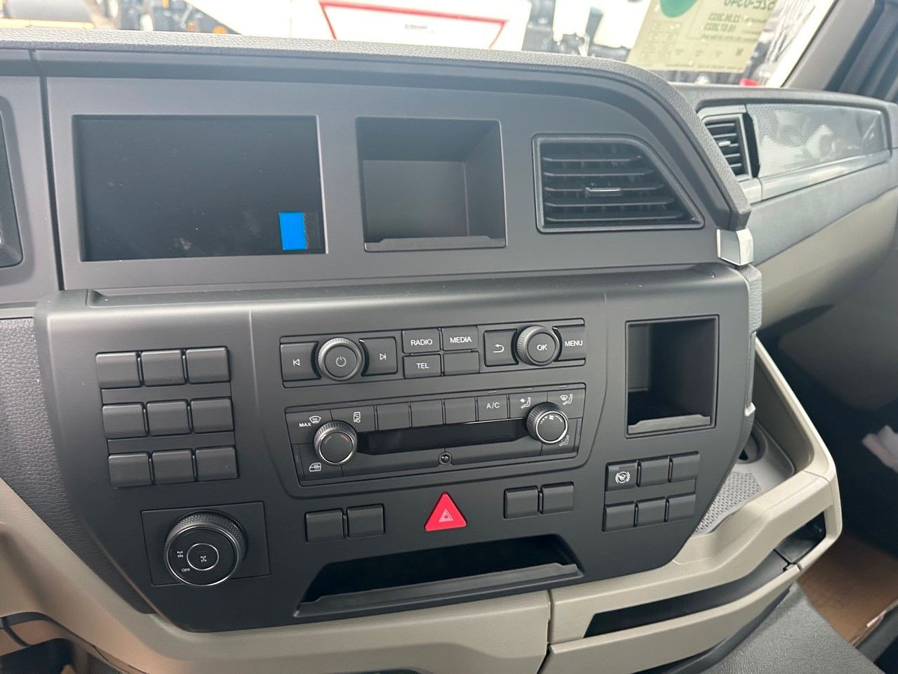 MAN TGS 18.400 4x4 Euro 6e Hyva Absetzkipper - Kravas automašīna pašizgāzējs, Kravas auto ar manipulatoru: foto 5 MAN TGS 18.400 4x4 Euro 6e Hyva Absetzkipper - Kravas automašīna pašizgāzējs, Kravas auto ar manipulatoru: foto 5
