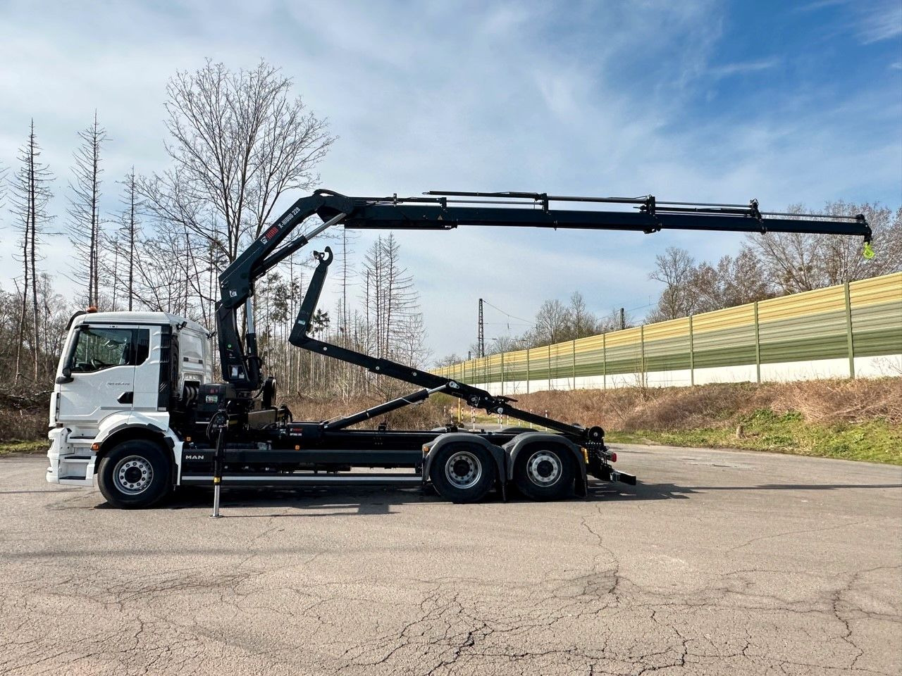 MAN TGS 26.470 6x2 Abrollkipper + Kran Hiab 228-4 - Pacēlājs ar āķi, Kravas auto ar manipulatoru: foto 2 MAN TGS 26.470 6x2 Abrollkipper + Kran Hiab 228-4 - Pacēlājs ar āķi, Kravas auto ar manipulatoru: foto 2